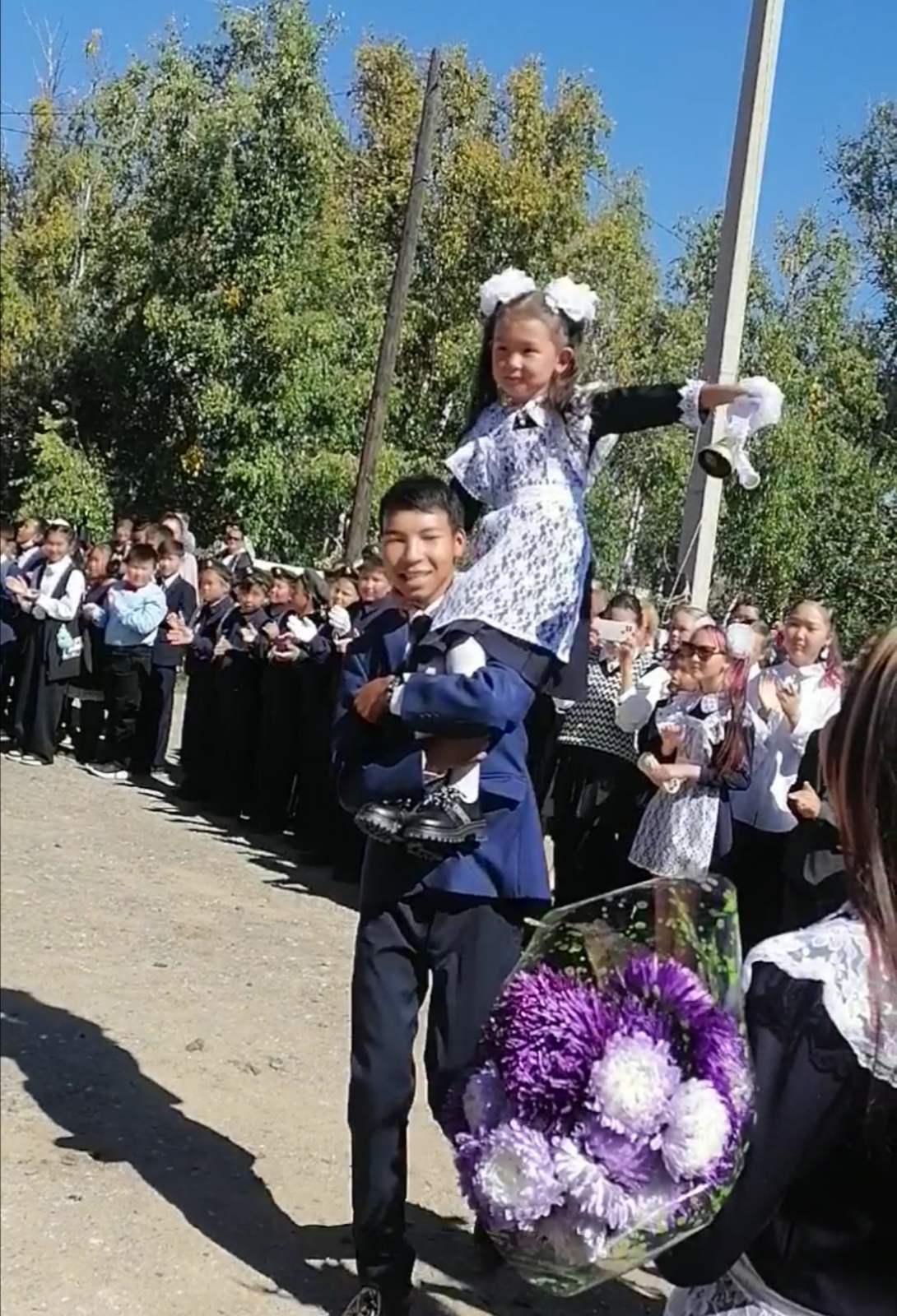 Уважаемые родители! На этой странице вы узнаете: Что такое готовность ребенка к школе? Как определить уровень готовности ребенка к обучению школе? Как выявить социально-личностную и психологическую готовность ребенка к школе? Как правильно подготовить ре Уважаемые родители! На этой странице вы узнаете: Что такое готовность ребенка к школе? Как определить уровень готовности ребенка к обучению школе? Как выявить социально-личностную и психологическую готовность ребенка к школе? Как правильно подготовить ре