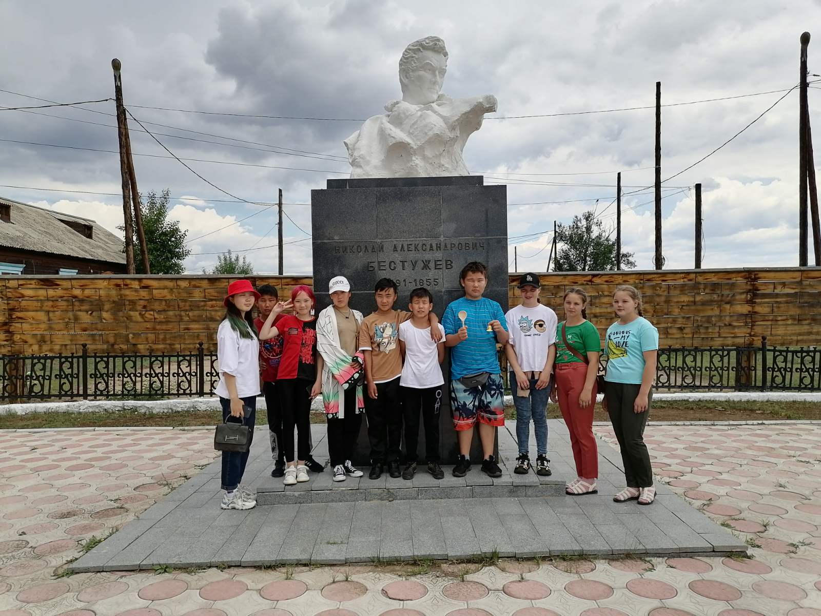 Памятник Бестужеву Памятник Бестужеву